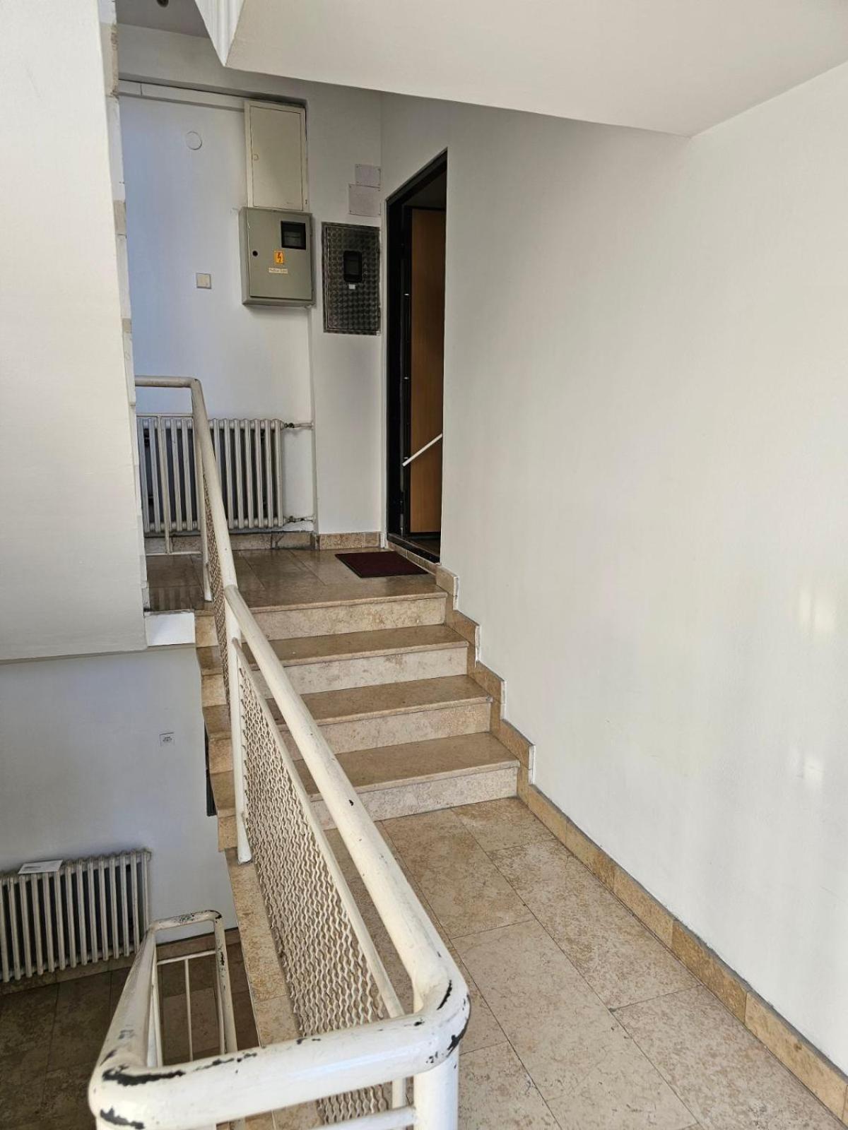 Apartman Centar Bulevar Ex Sa Garazom 巴尼西卢卡 外观 照片