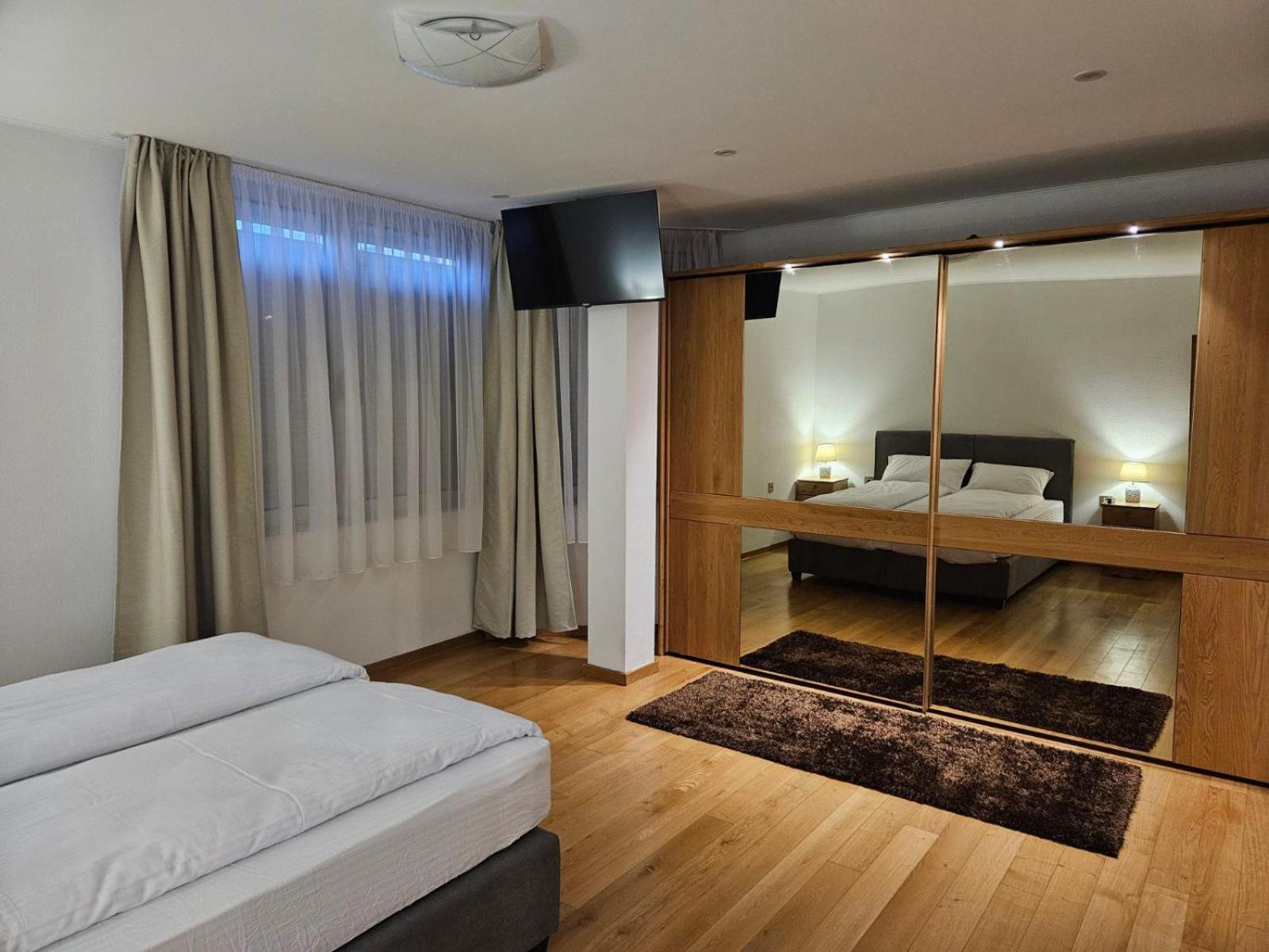Apartman Centar Bulevar Ex Sa Garazom 巴尼西卢卡 外观 照片