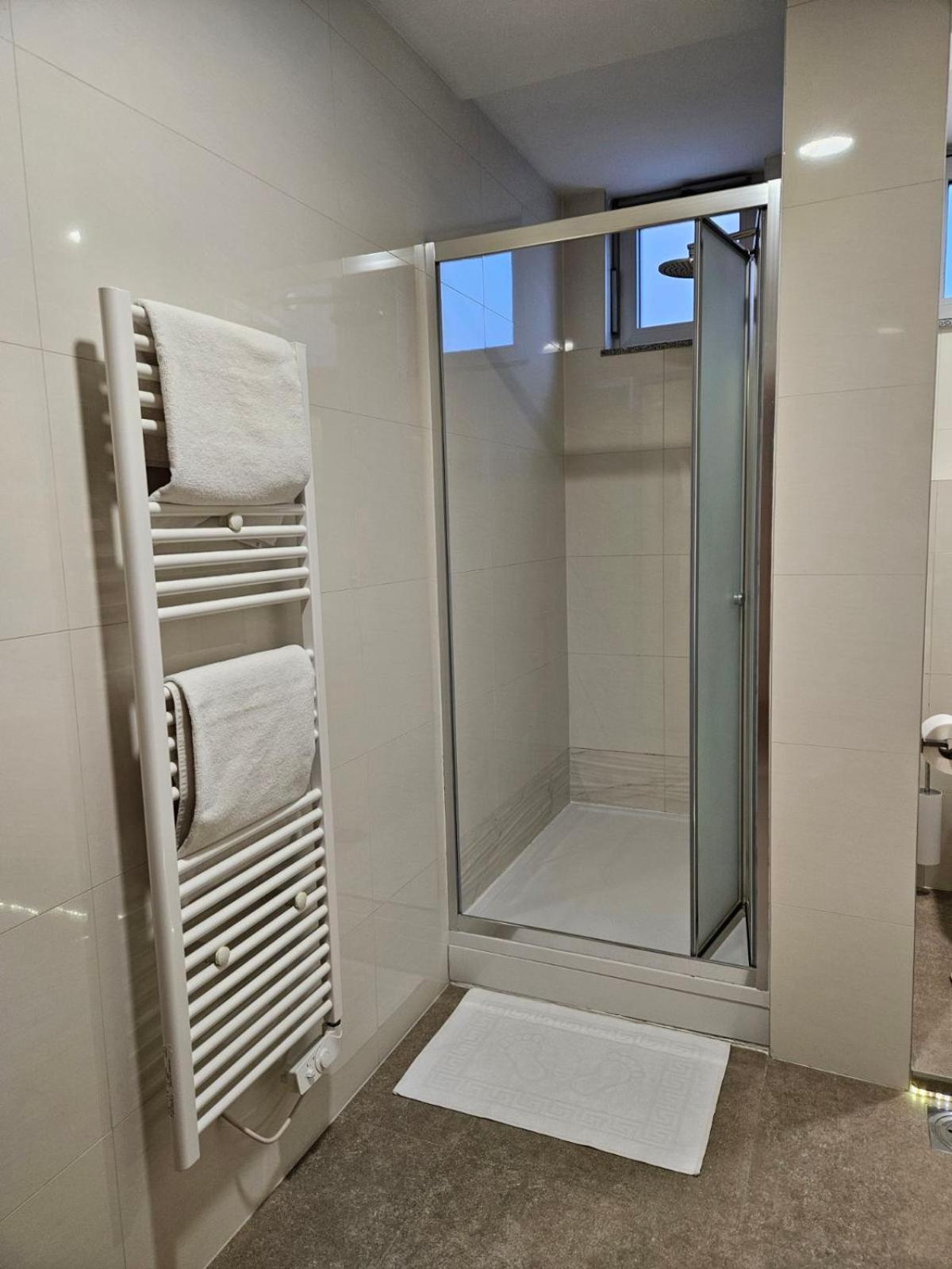 Apartman Centar Bulevar Ex Sa Garazom 巴尼西卢卡 外观 照片